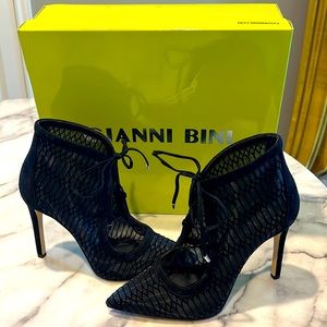 Gianni Bini Zooleika Lace Up Mesh Ankle Bootie/Shootie sz 6
